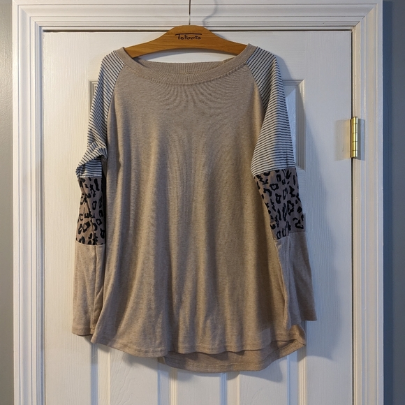 4/$25! Women's Crew Neck Long Sleeve Striped Leopard Print Top - Sz L - Picture 1 of 7